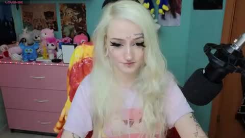 Manuela online show from July 1, 3:53 pm