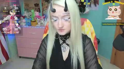 Manuela online show from July 7, 4:11 pm