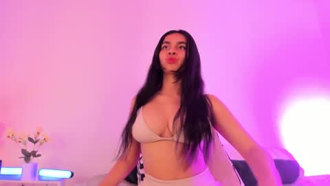 Manuela online show from May 16, 6:17 pm
