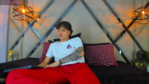 Manuel online show from March 12, 5:00 am