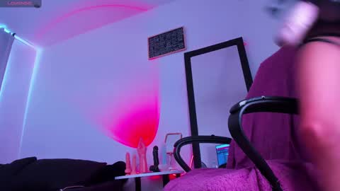 manuevans10 online show from February 6, 2:04 pm