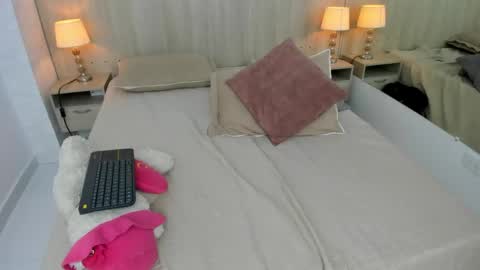 Mara Sinclair online show from May 27, 1:57 am