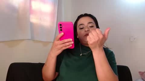 Snapshot of maraa_lee chatting on October 21, 8:12 pm maraa_lee online show from October 21, 8:12 pm