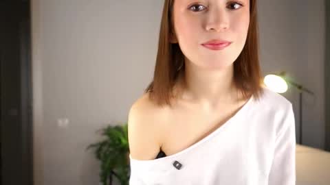 Snapshot of maragretchealsea chatting on October 16, 4:56 am Eva online show from October 16, 4:56 am