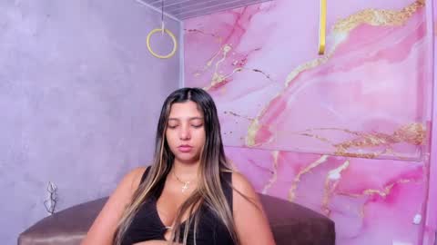 Maraluna online show from April 22, 12:01 pm