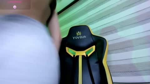 Snapshot of marcelinee__ chatting on December 4, 10:57 pm Marce  online show from December 4, 10:57 pm