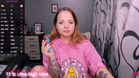 Snapshot of marcelinepeach chatting on October 21, 4:21 pm Sara online show from October 21, 4:21 pm