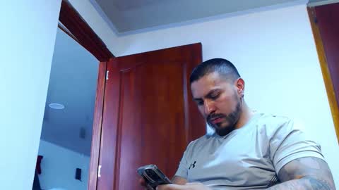 Snapshot of marco_donaruma chatting on October 17, 8:24 pm marco donaruma online show from October 17, 8:24 pm