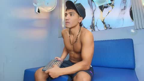 marco_smith2 online show from May 29, 3:37 am