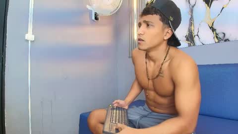 marco_smith2 online show from May 30, 3:38 am