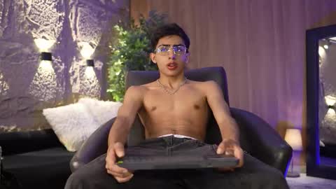 Marco and Ethan online show from November 30, 3:35 am