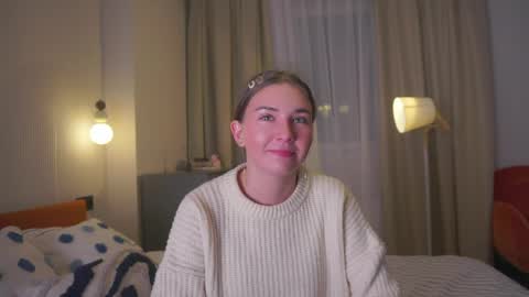 Hi my name is Kim  online show from April 21, 4:25 pm