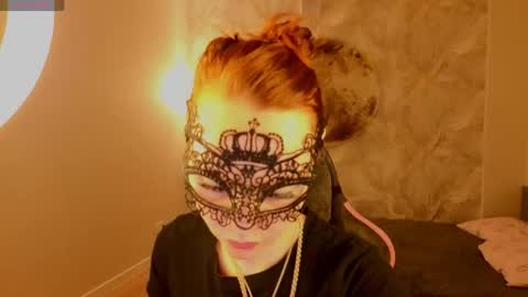 Margo Kellly online show from May 25, 1:12 am