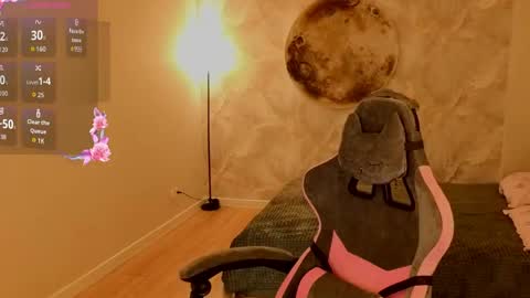 Margo Kellly online show from May 26, 1:23 am