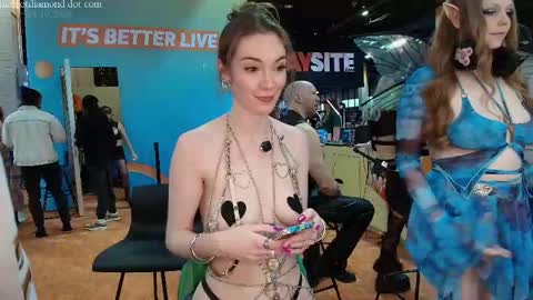   online show from April 11, 6:12 pm