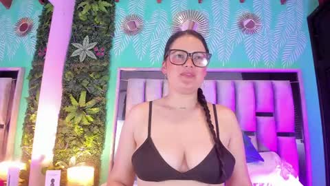 Mari online show from April 7, 11:29 pm