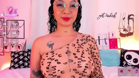 Snapshot of mari_sweett chatting on October 13, 12:23 am Mari Sweett online show from October 13, 12:23 am
