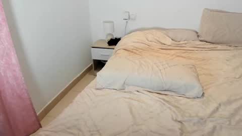 Itslablonde online show from January 6, 9:30 pm