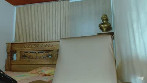 mariaa_antonia1 online show from July 14, 10:15 pm