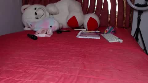 Maria model independent online show from March 6, 8:30 am