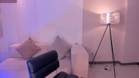 MARIA HERRERA  online show from October 4, 9:12 pm