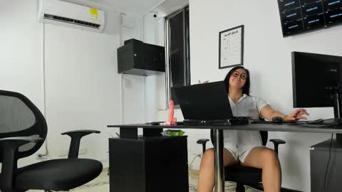 M A R I A M online show from February 27, 7:39 pm