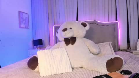 mariana__thompson online show from June 9, 1:06 am