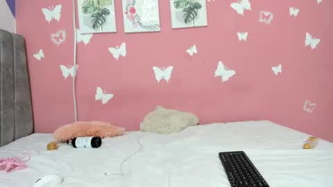 mariana_lan online show from December 13, 8:15 pm