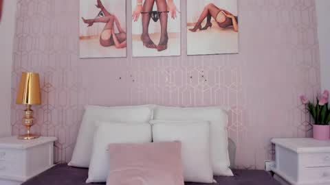 Mariana online show from April 18, 2:19 pm