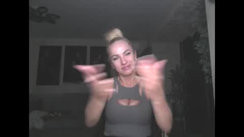 marianna1977 online show from April 23, 6:42 pm