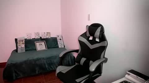 Mariana online show from November 15, 6:04 am