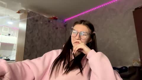 Eva online show from March 5, 5:11 pm