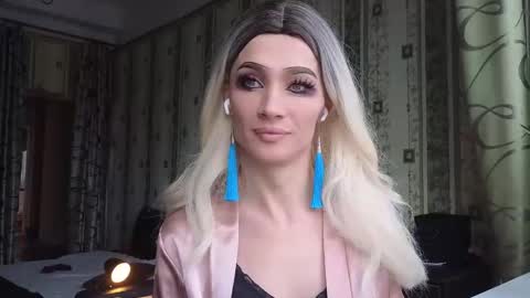 Snapshot of maridekoks chatting on February 25, 11:54 am Mari online show from February 25, 11:54 am