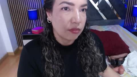 marie_hss online show from December 16, 6:25 pm