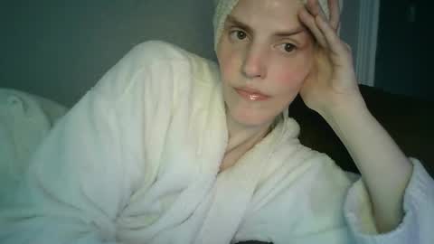 Mariejojo online show from February 12, 11:30 pm