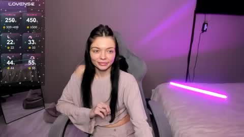 Maria  online show from April 1, 2:25 pm