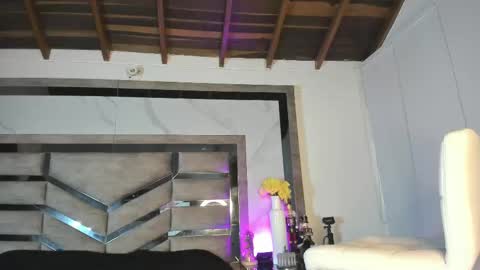 Marihana online show from March 5, 9:35 pm