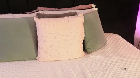 Mariana online show from April 16, 8:09 pm