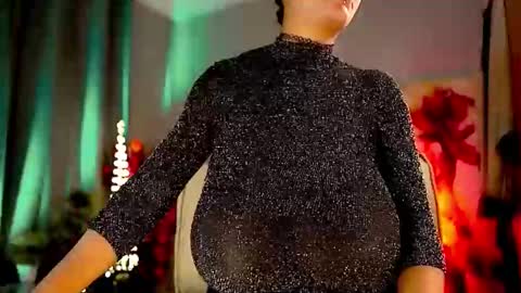 Snapshot of mariicha chatting on October 1, 7:07 am Nikita - Scroll down and read my bio please. New Pictures in Bio online show from October 1, 7:07 am