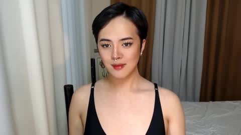 Snapshot of marikosue01 chatting on February 23, 1:42 pm marikosue online show from February 23, 1:42 pm