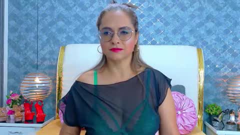 Marilyn Vega online show from March 11, 10:35 pm