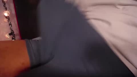 MAarioChams online show from March 4, 4:42 am