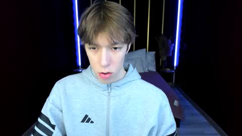 Mark online show from February 22, 10:40 am