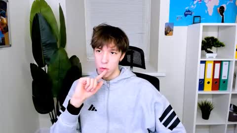 Mark online show from February 8, 2:42 pm