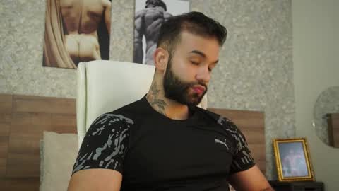 Snapshot of mark_hazze chatting on February 17, 9:54 pm Mark online show from February 17, 9:54 pm