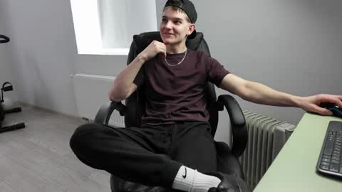 MARK KARSON online show from April 25, 6:59 am