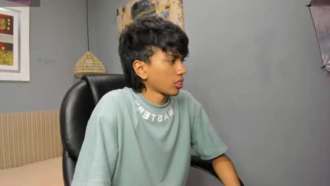 markbowie online show from April 22, 12:56 pm