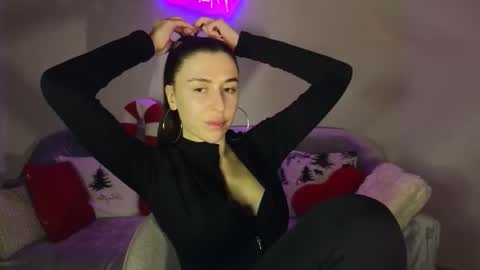 Mary online show from December 14, 10:27 pm