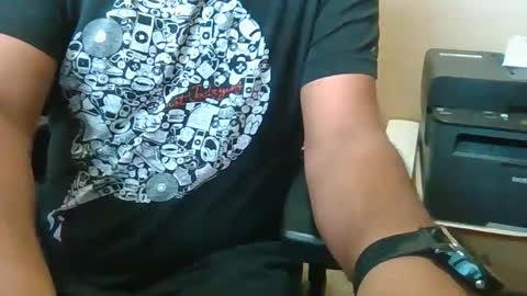 Snapshot of marriedandfrisky chatting on December 17, 3:49 pm Married Horny Guy online show from December 17, 3:49 pm