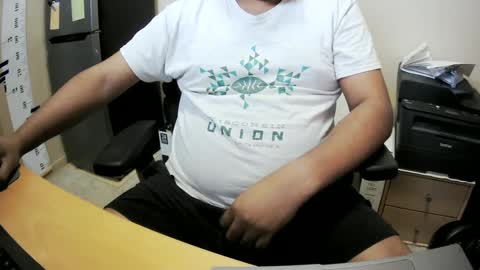 Snapshot of marriedandfrisky chatting on December 24, 3:05 pm Married Horny Guy online show from December 24, 3:05 pm